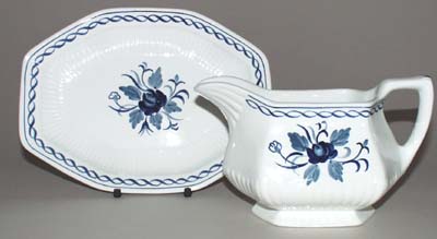 Sauce Boat with Stand